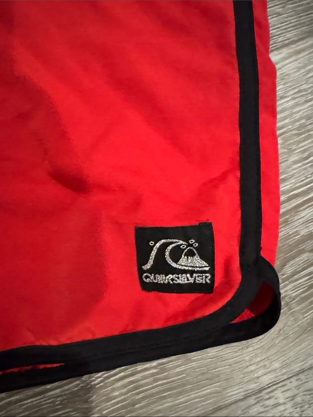✨✨5 for $15 or 10 for $20✨✨ Quiksilver Men’s Red Swim Boardshorts with Black Wa